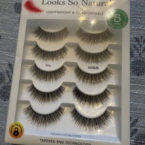 Kiss Looks So Natural Eyelashes - Black